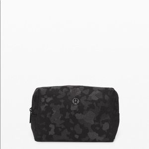 Lululemon all your small things pouch mini 2L camo